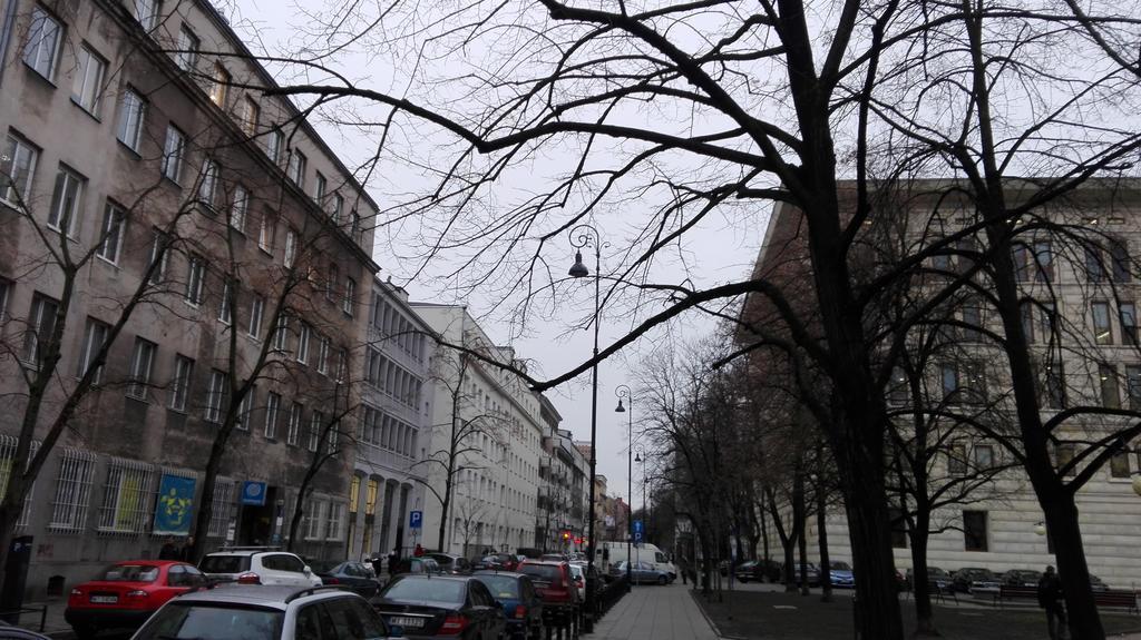 Klimatyczna Kawalerka W Centrum Warszawy Varsó Kültér fotó